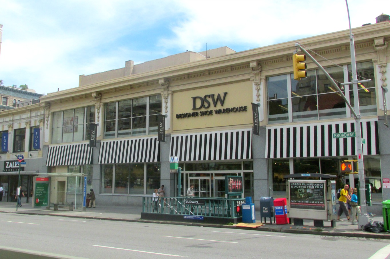 Midtown blogger: Designer Shoe Warehouse- Upper West Side, Broadway