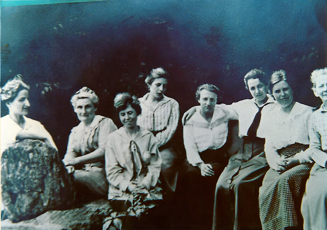 2nd from left Catherine McCann, 4th Florence Smith, abt 1917, Housatonic, MA