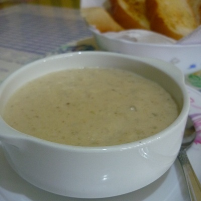 :::Inspirasiku:::: CREAM OF MUSHROOM SOUP N GARLIC BREAD