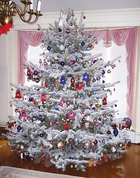 Contoh Desain Pohon Natal Cantik dan Indah  The Kolor 