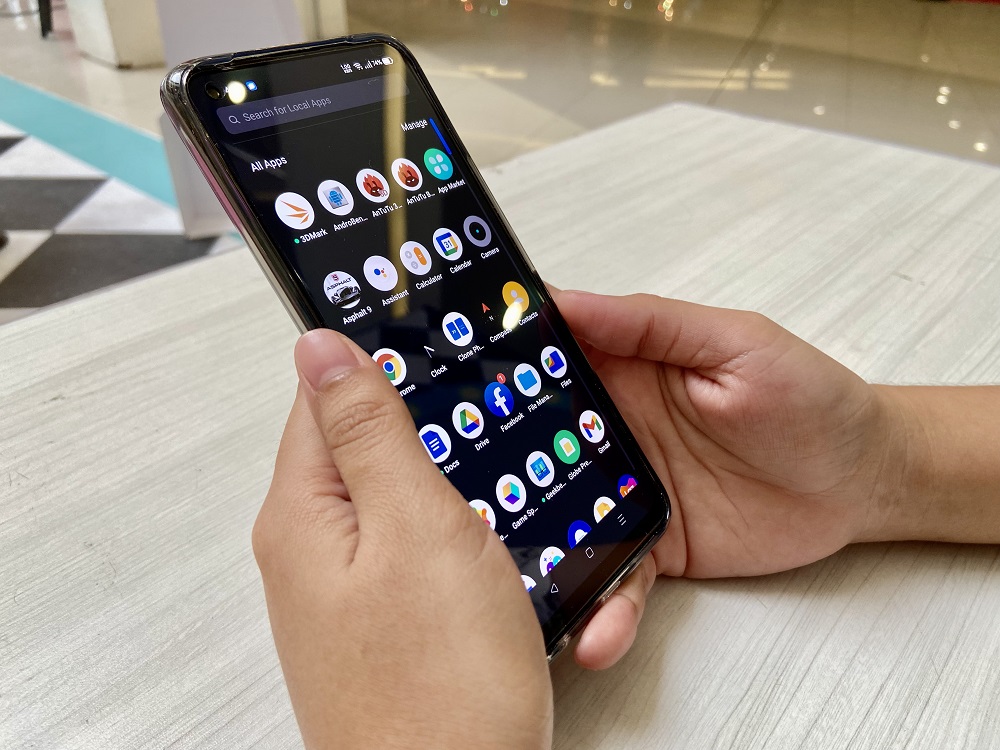 realme 8 - Display