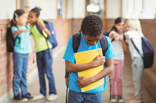 http://vnoticia.com.br/noticia/2639-senado-aprova-projeto-que-obriga-escolas-a-combaterem-bullying