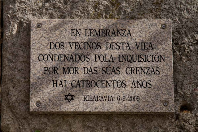 Imagen de una Placa en recuerdo de los condenados por la inquisición