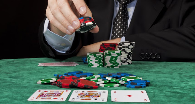 Beberapa Ganjalan Saat Bermain Game Poker Online