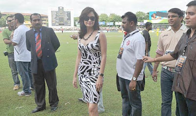 Iifa 2010 Fashion Show on Bollywood Hot Wallpapers  Iifa Cricket Match 2010 Pics