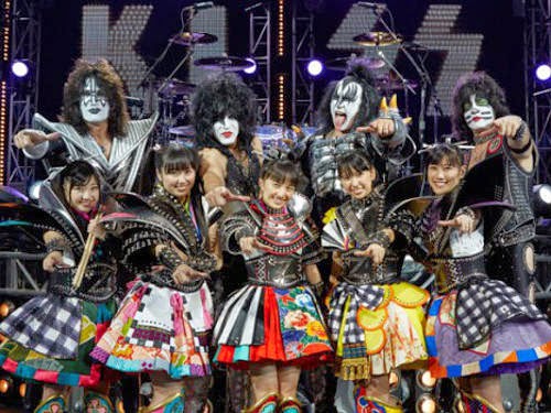 Momoiro Clover Z, KISS