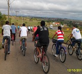 Passeio Ciclístico da Paróquia Santa Terezinha da Igreja São Francisco até a Igreja de N. Sra. Aparecida no bairro Amir Amaral, 12 de outubro de 2011 – Fotos