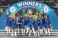 CHELSEA F. C. Temporadas 2020-21. Los jugadores del Chelsea celebran la consecución de la Liga de Campeones de la UEFA. MANCHESTER CITY F. C. 0 CHELSEA C. F.1. 29/05/2021. Liga de Campeones de la UEFA, final. Oporto, Portugal, estadio do Dragao. GOLES: 0-1: 42’, Havertz. El CHELSEA consigue su 2º titulo de la UEFA Champions League