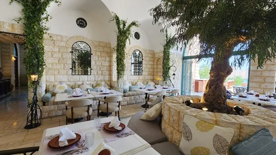 مطعم بيت التلة قطر