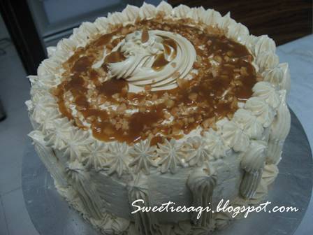 SweetieSaQi: Nutty Caramel Cakesweet but yummy