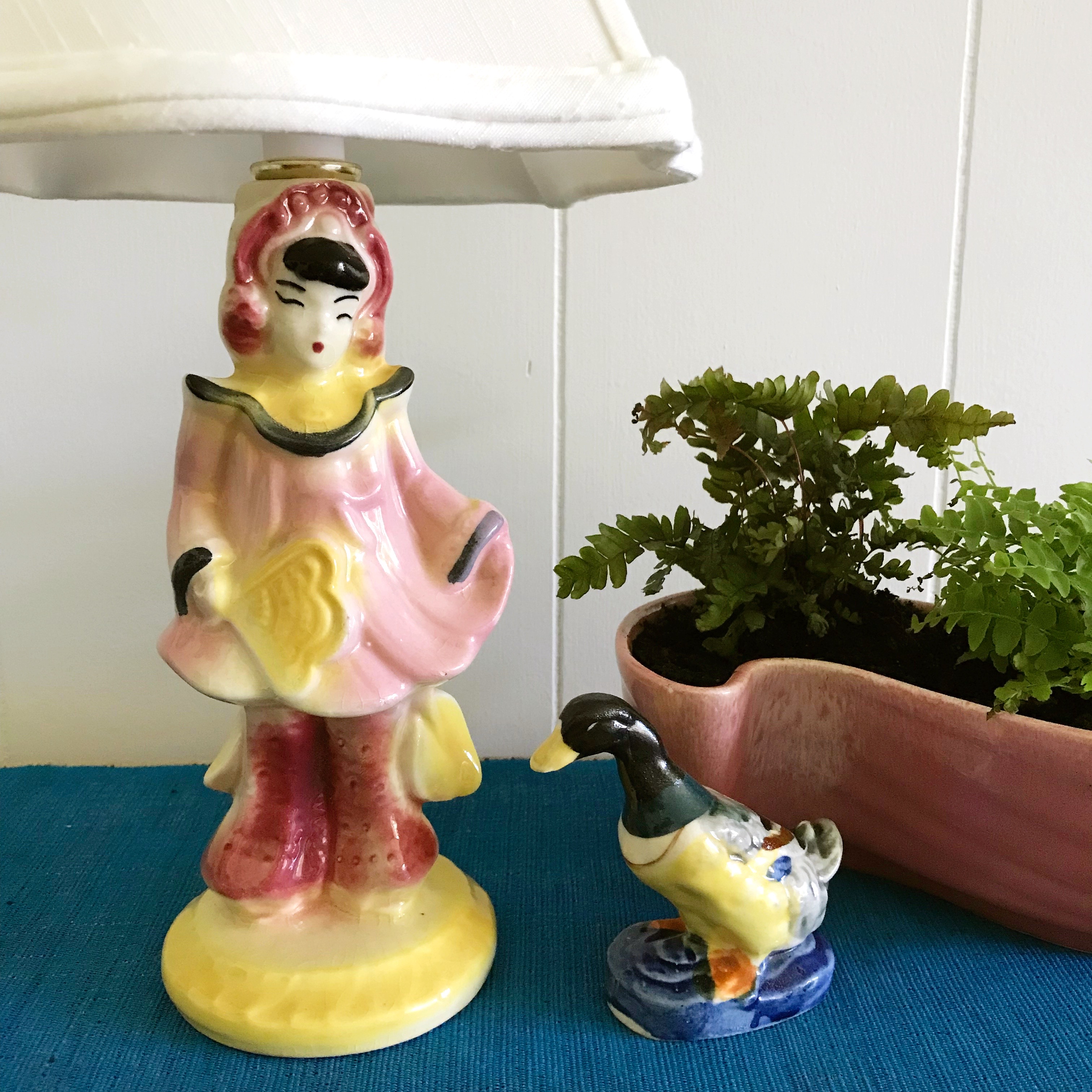Under The Plum Blossom Tree, Vintage Finds: Chinoiserie Figurine Lamp