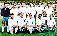 REAL MADRID C. F. Temporada 1955-56. Juan Alonso, Navarro, Oliva, Rafa Lesmes II, Muñoz, Zárraga; Molowny, Pérez Payá, Di Stéfano, Rial y Gento. SERVETTE F. C. GENÈVE 0 REAL MADRID C. F. 2. 08/09/1955. 1ª Copa de Europa, 1ª ronda, octavos de final, partido de ida. Ginebra, Suiza, Parc des Sports des Chamilles. GOLES: 0-1: 74’, Miguel Muñoz. 0-2: 89’, Héctor Rial.