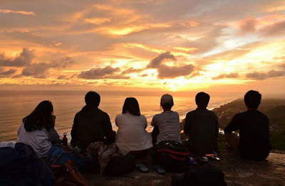 Bukit Parangndog: Spot Terbaik Berburu Sunset di Jogja