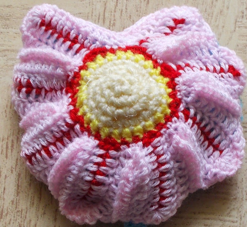 Sweet Nothings Crochet free pattern blog, free crochet bag pattern,