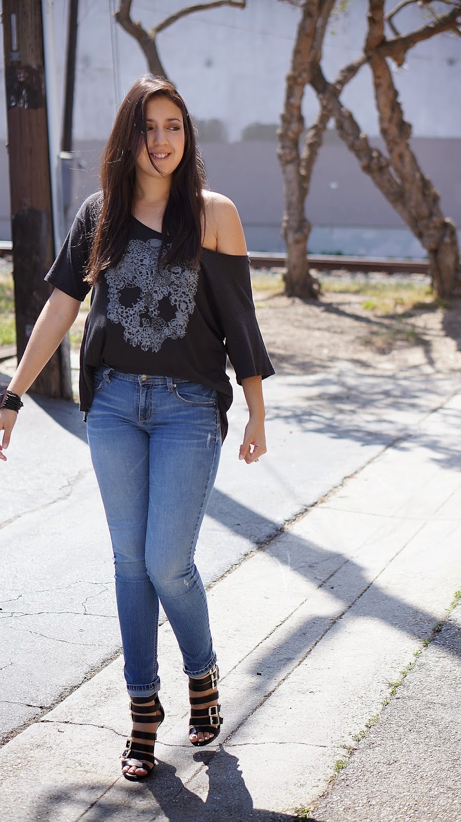 Fashion blogger, Latina Fashion blogger, casual outfit, Mossimo Saphire Strappy heels, Target heels, Off the shoulder top, skull shirt, free spirit, railroad tracks 