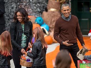 Obama, Michelle host Halloween