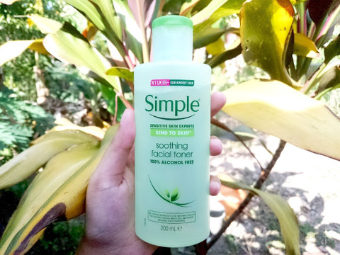 Review Simple Soothing Facial Toner