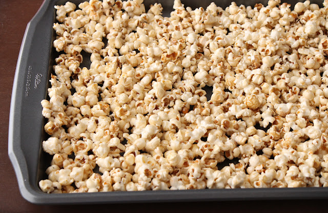 Baked Caramel Popcorn