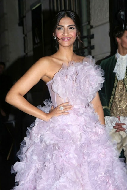 Sonam Kapoor latest images 