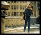 Pareja bajo la lluvia