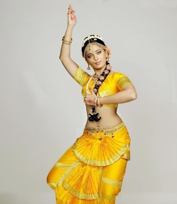 Anushka daning Bharathanatyam Hot Photos