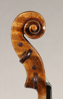 Copy of a Guarneri del Gesù Violin scroll by Nicolas Bonet Luthier - Volute d'un violon en copie de Guarneri del Gesù par Nicolas Bonet Luthier