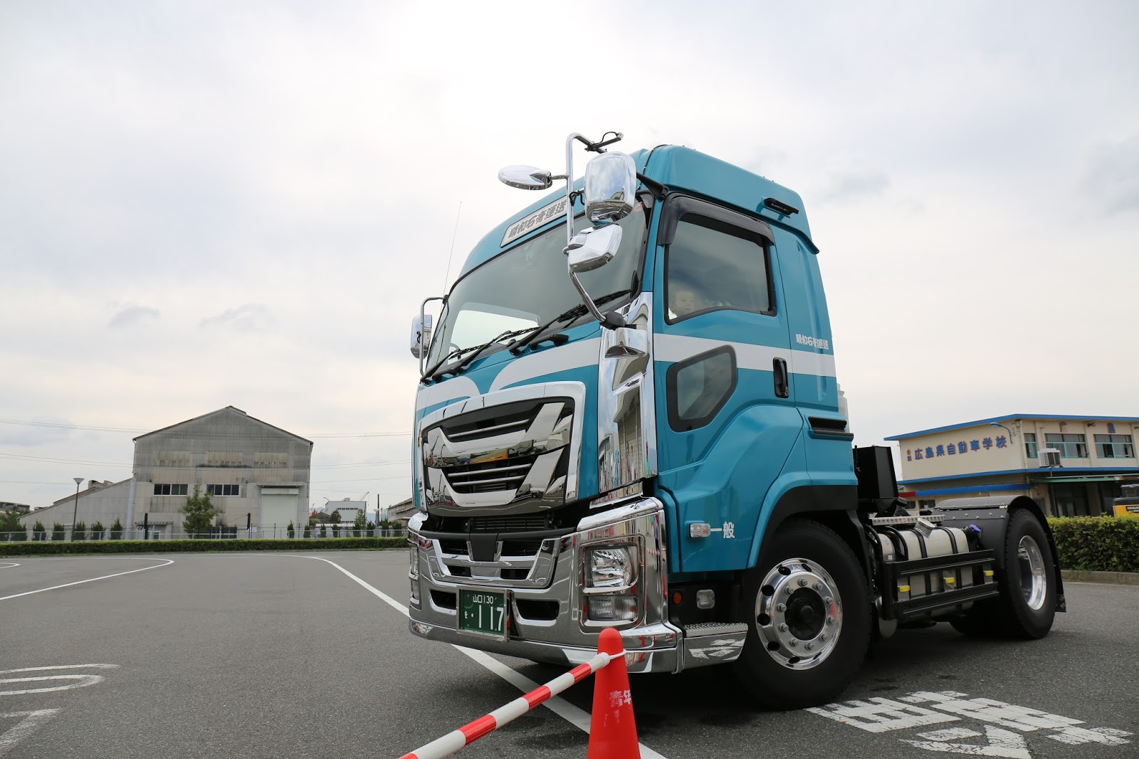 まだ行ってないの 広島県トラック協会と運送会社のガチンコ祭り ひろしまトラックまつり その１ イクメンライフハッカー