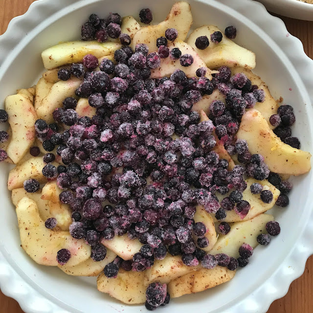 apple blueberry crisp