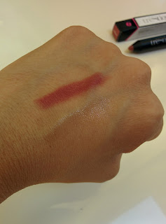trèStiQue Florence Fig and Rose Balm swatches in bathroom