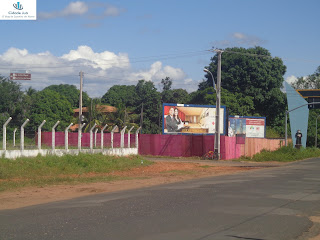 Tapumes em terreno na Av. Virgío Távora.