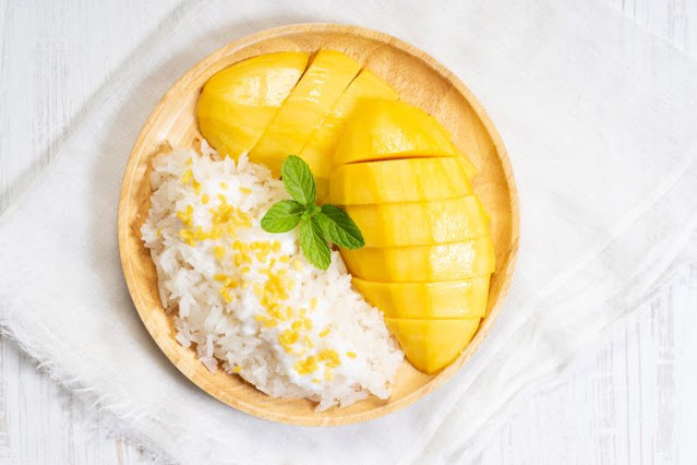 Apakah Anda termasuk orang yang sedang mencari tentang resep mango sticky rice  Resep Mango Sticky Rice yang Gurih dan Nikmat