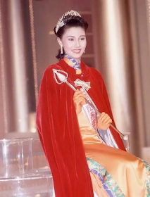 Michelle Reis (李嘉欣 Lǐ jiā xīn), the champion of Miss Hong Kong in 1988