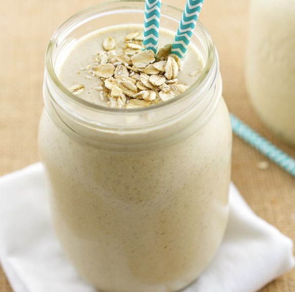 Peanut Butter Oatmeal Smoothie #healthydrink #breakfast