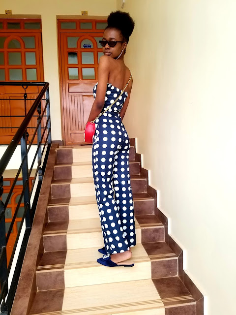 How To Wear A Polka Dot Jumpsuit Outfit Casually