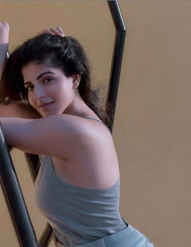 Pic of the day: Iswarya Menon Latest Pictures