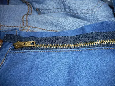 Cremallera colocada en un lado