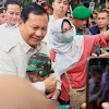 INILAH, Prabowo Memeluk Dua Prajurit Cilik Yang Mengenakan TNI Lengkap, di Koramil Mamajang Makassar Sulsel
