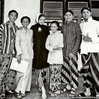 Foto Kebaya Batik Jawa Artis Laudya Chintia Bella Film Talak Tiga 