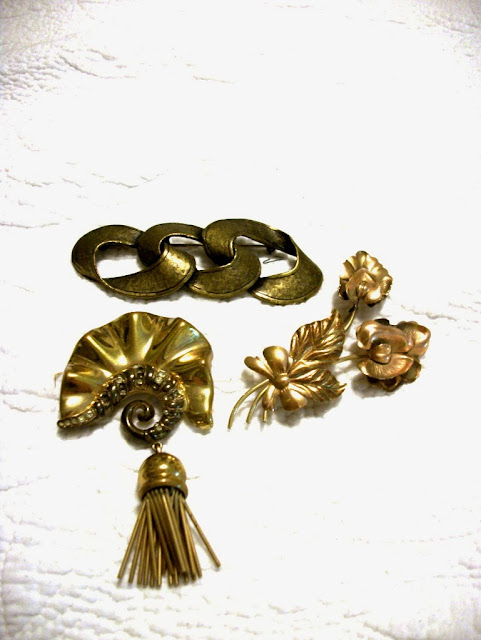 Vintage brooches (flower brooch 20's silver with rose gold plate), Adventures in the Past Blog