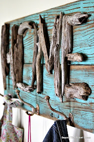 Driftwood Home Coat Hook http://bec4-beyondthepicketfence.blogspot.com/2014/09/drifting-home.html