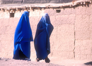 réfugiées afghanes au camp de Shamshatoo (fin 2001)