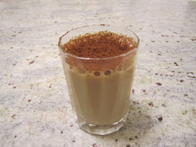 cocktail au Baileys avec du café et du cacao