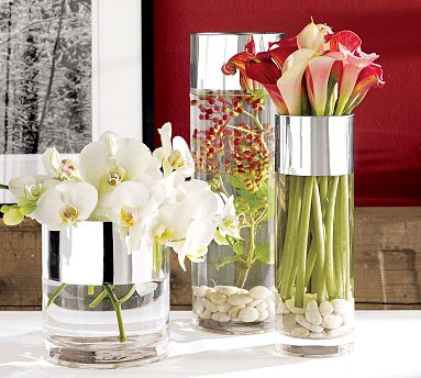 Large floor vases are ideal for filling up empty spaces in a room