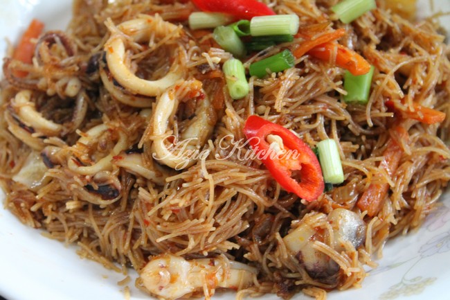 Azie Kitchen: Mee Hoon Goreng Yang Sangatlah Sedap Nyer