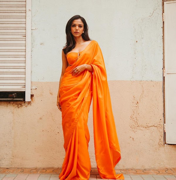shriya pilgaonkar orange saree tiny blouse hot actress