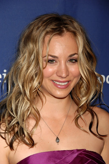 All About Hollywood Celebrity: Kaley Cuoco Hairstyle Pictures