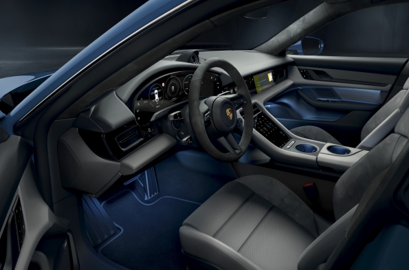 porsche-tayan-cross-turismo-interior