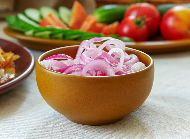 An Easy Pickled Onions Recipe