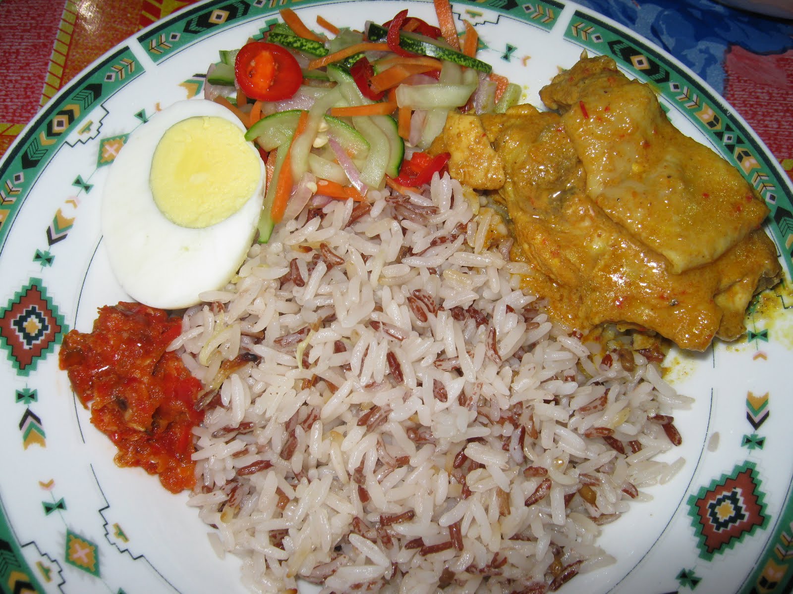 Kelantan's famous nasi dagang and curry chicken  Who 