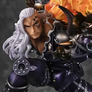 Figura King WA-MAXIMUM One Piece MegaHouse con alas y versión dañada